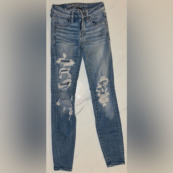 American Eagle distressed jeans - Picture 2 of 4